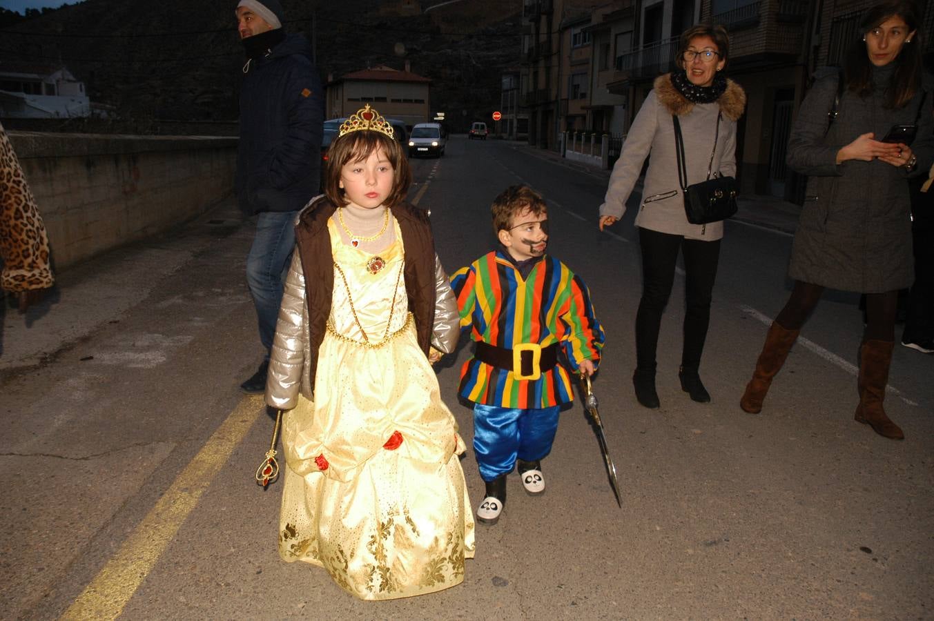 Cervera disfrutó de su desfile de Carnaval, que comenzó con un ligero retraso y del que todos disfrutaron