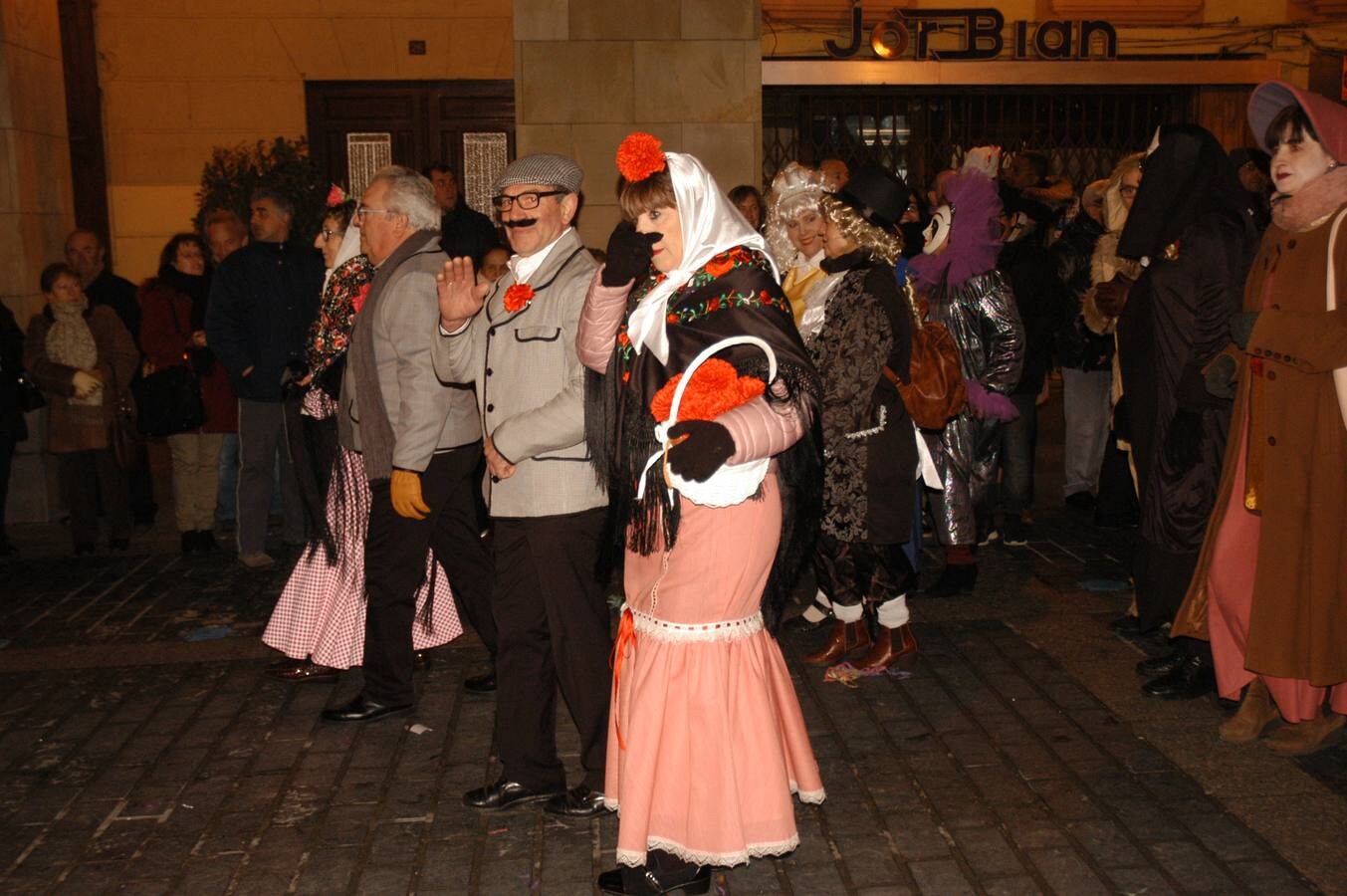 Mucha imaginación en los disfraces de los participantes del desfile de Carnaval de Calahorra.