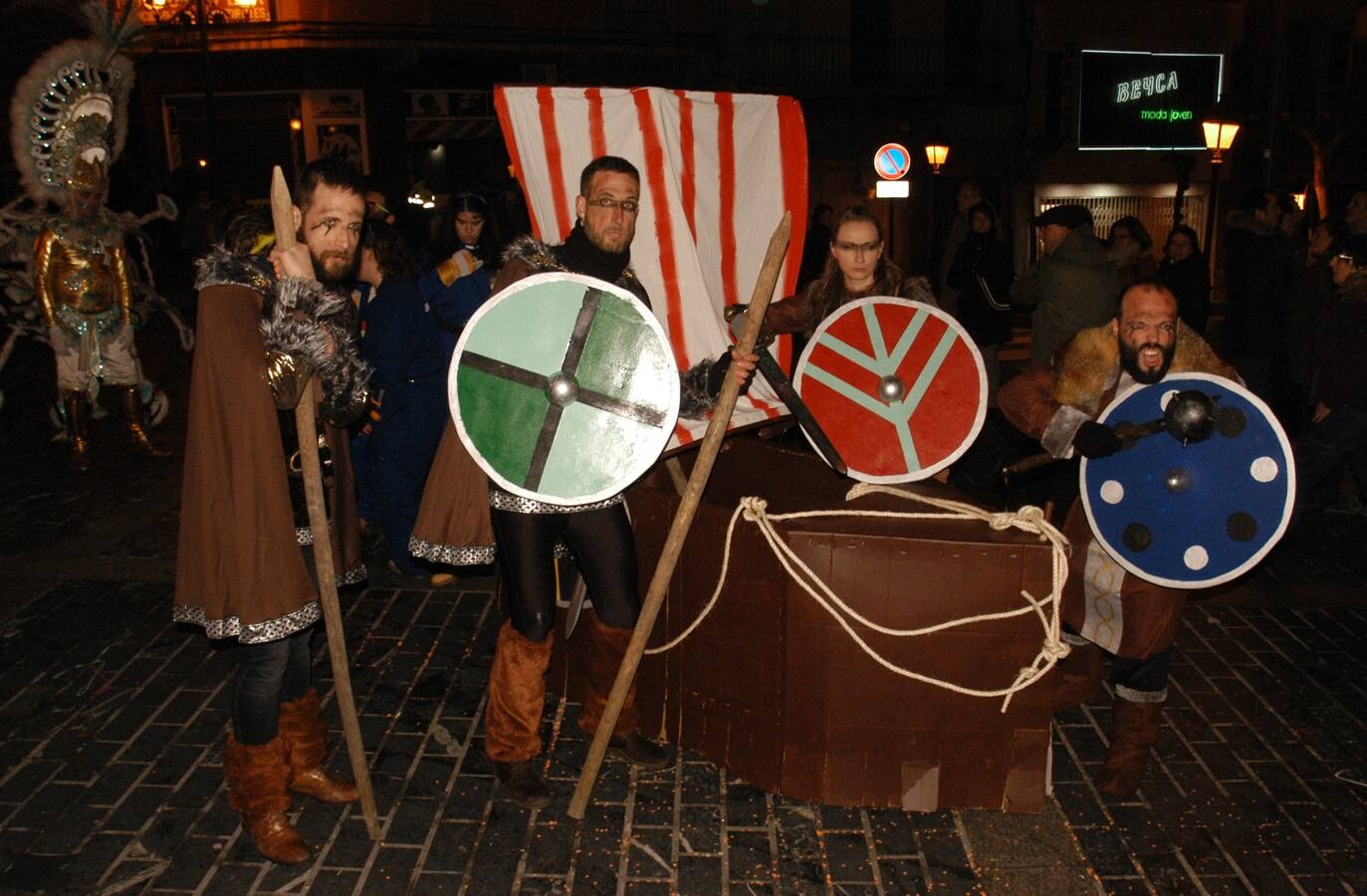 Mucha imaginación en los disfraces de los participantes del desfile de Carnaval de Calahorra.