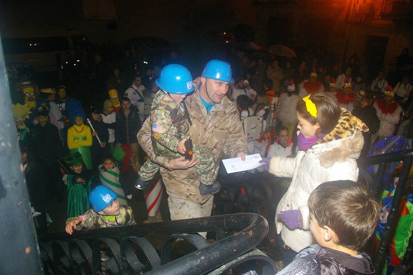 Divertidos disfraces en los carnavales de Cenicero.