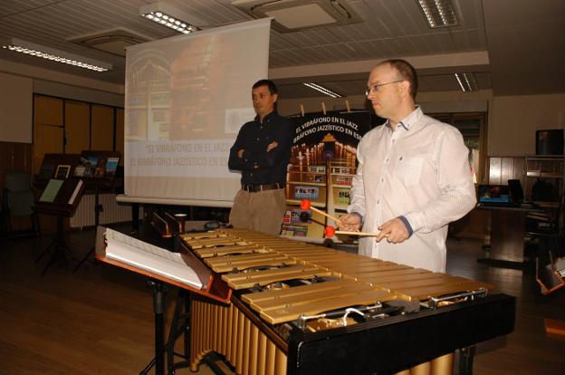 Rafael Pérez Vigo ofreció un taller de vibráfono el viernes en el conservatorio. 