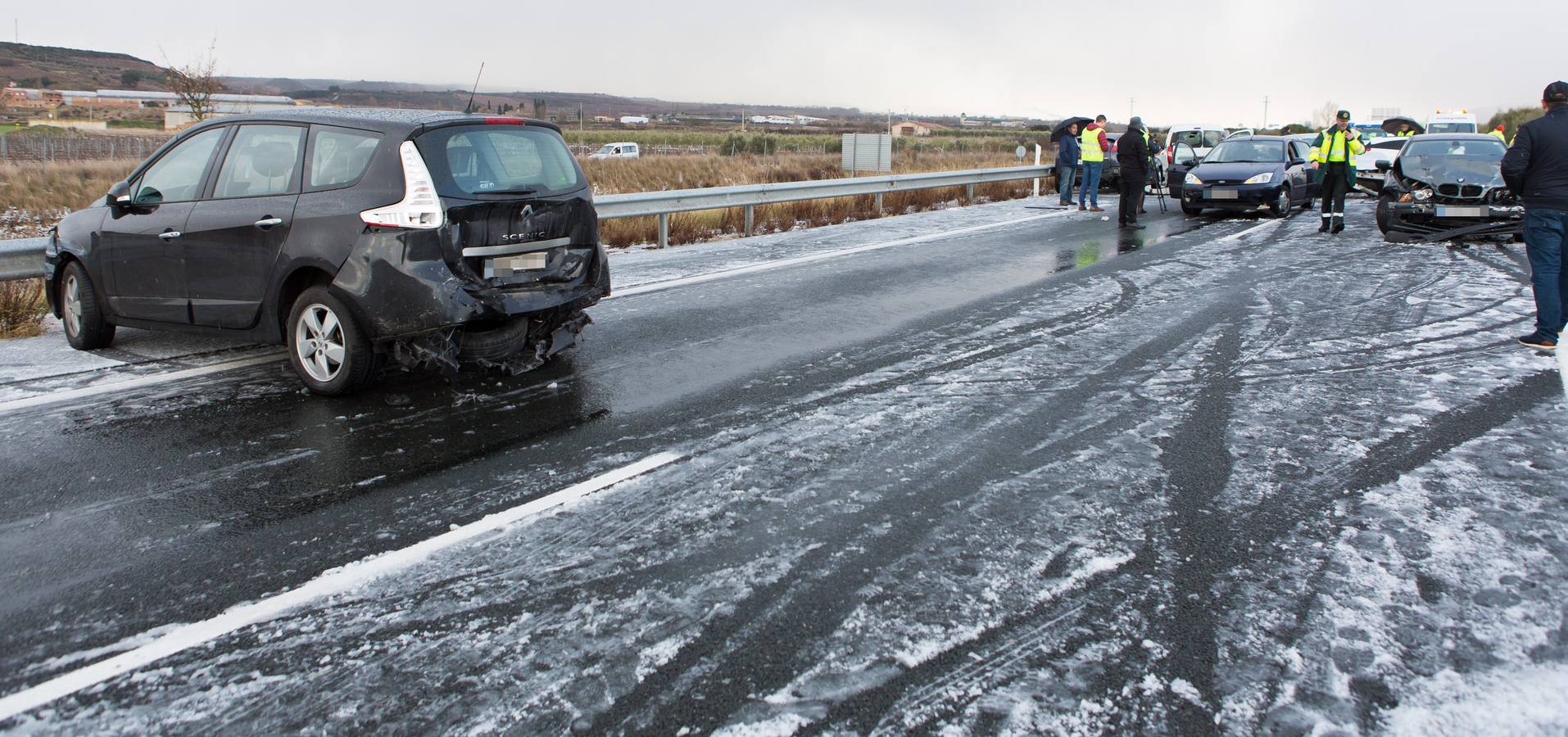 Una treintena de coches, afectados en un siniestro que dejó una veintena de heridos leves