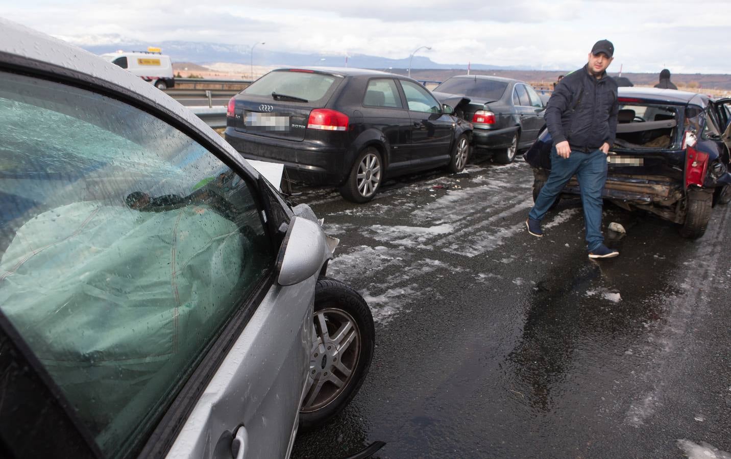 Una treintena de coches, afectados en un siniestro que dejó una veintena de heridos leves