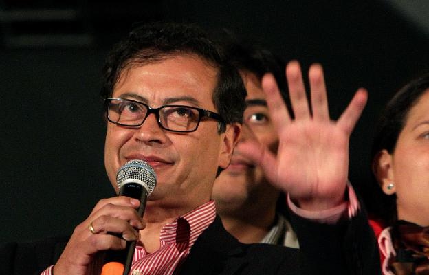 Gustavo Preto, intevienen en un mitin en Bogota (Colombia). :: efe