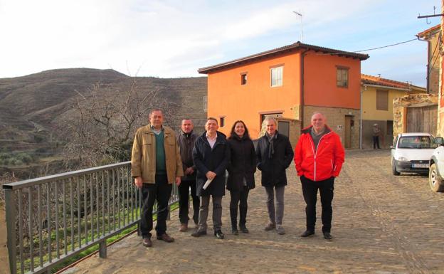 Cuevas, durante su visita a Cornago