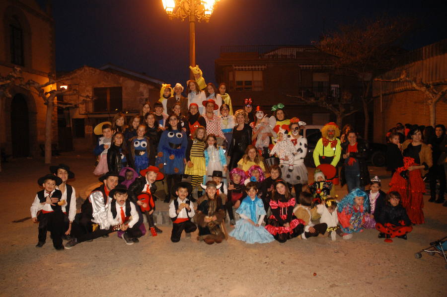 Cabretón festejó sus fiestas de Carnaval con el concurso de disfraces donde jóvenes y mayores disfrutaron unidos de una bonita jornada en el que todos lucieron un atuendo espectacular.