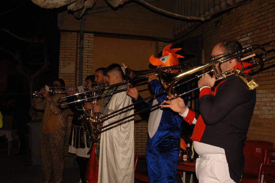 Cabretón festejó sus fiestas de Carnaval con el concurso de disfraces donde jóvenes y mayores disfrutaron unidos de una bonita jornada en el que todos lucieron un atuendo espectacular.