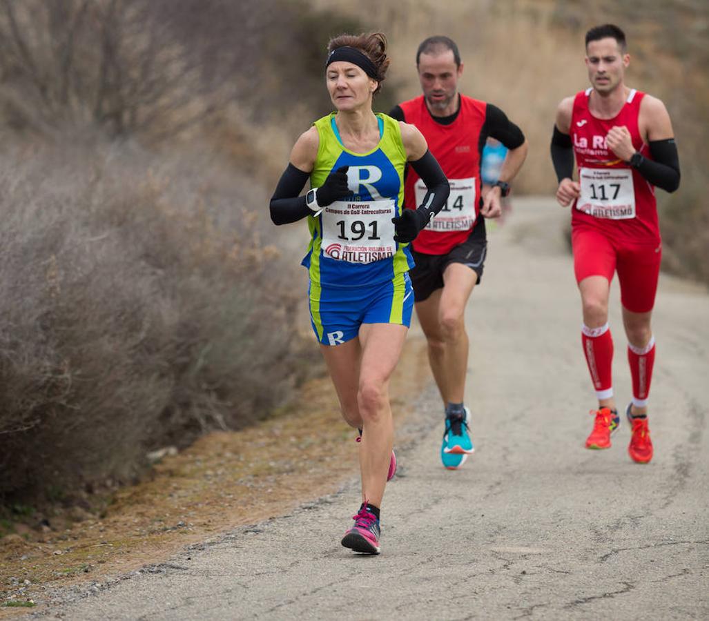 La Carrera de La GraJera ha reunido esta mañana a un gran número de atletas para competir en una nueva cita del Circuito de Carreras Populares por los alrededores del entorno natural y del campo de golf de Logroño