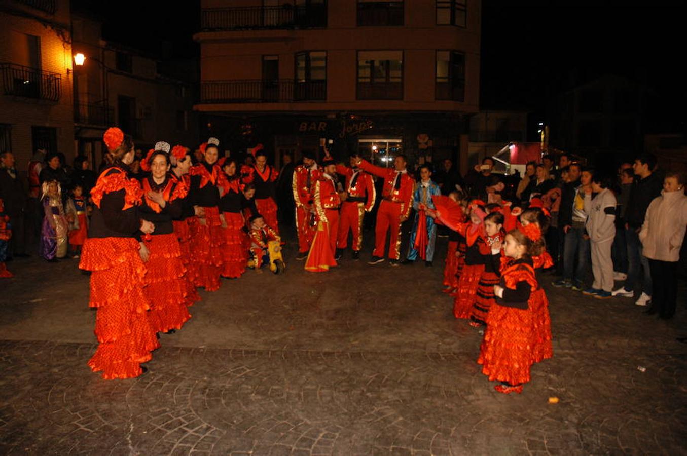 El entorno de las localidades del Alhama-Linares ha celebrado su tradicional desfile de carnaval. Gran ambiente de fiesta en Rincón de Olivedo donde año a año se superan con los disfraces.