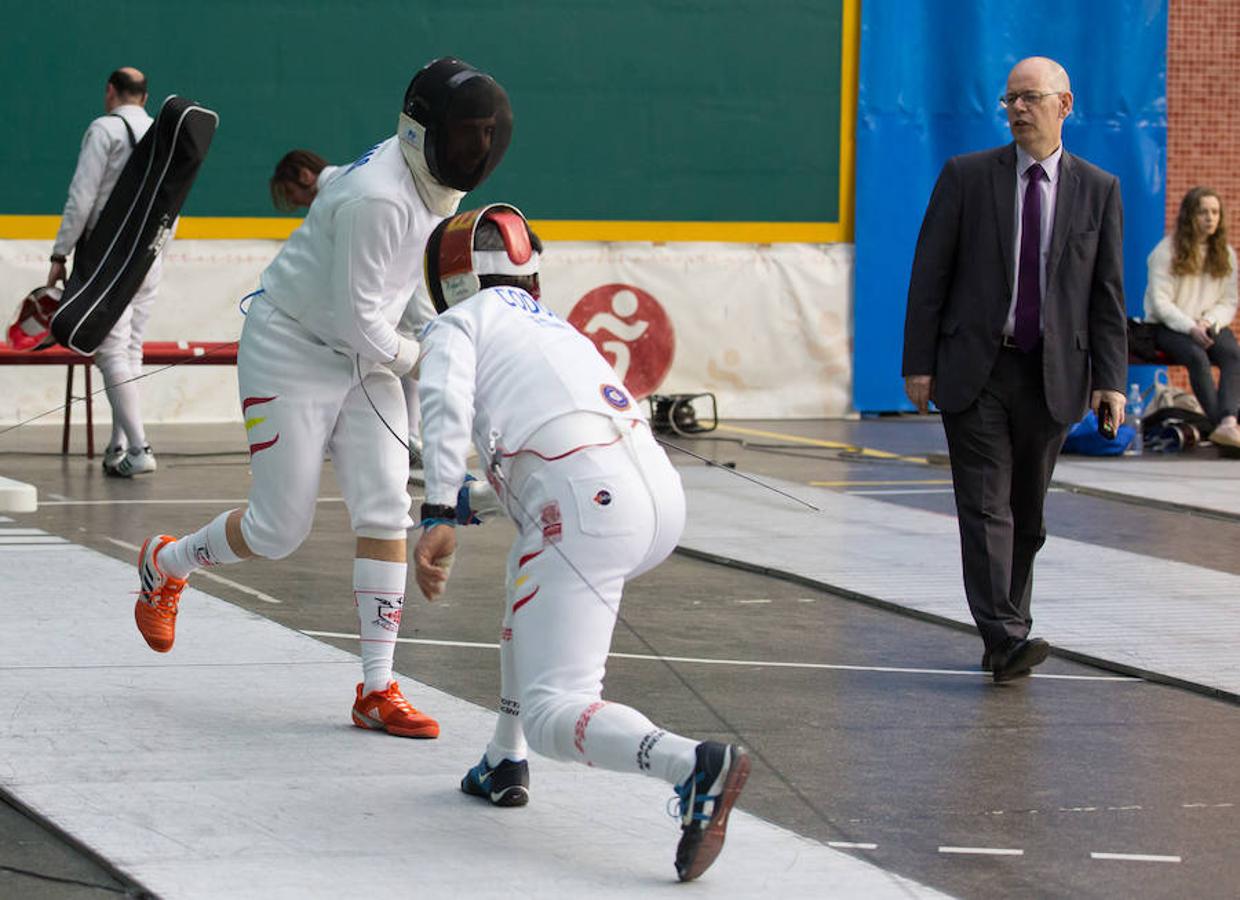 Imágenes correspondientes al Torneo Internacional Ciudad de Logroño que se celebra este fin de semana en el Polideportivo de Las Gaunas de Logroño. En categoría oro, el campeón ha sido el Burgos mientras que en la de plata, el éxito ha sido para el Olimpo de Madrid.