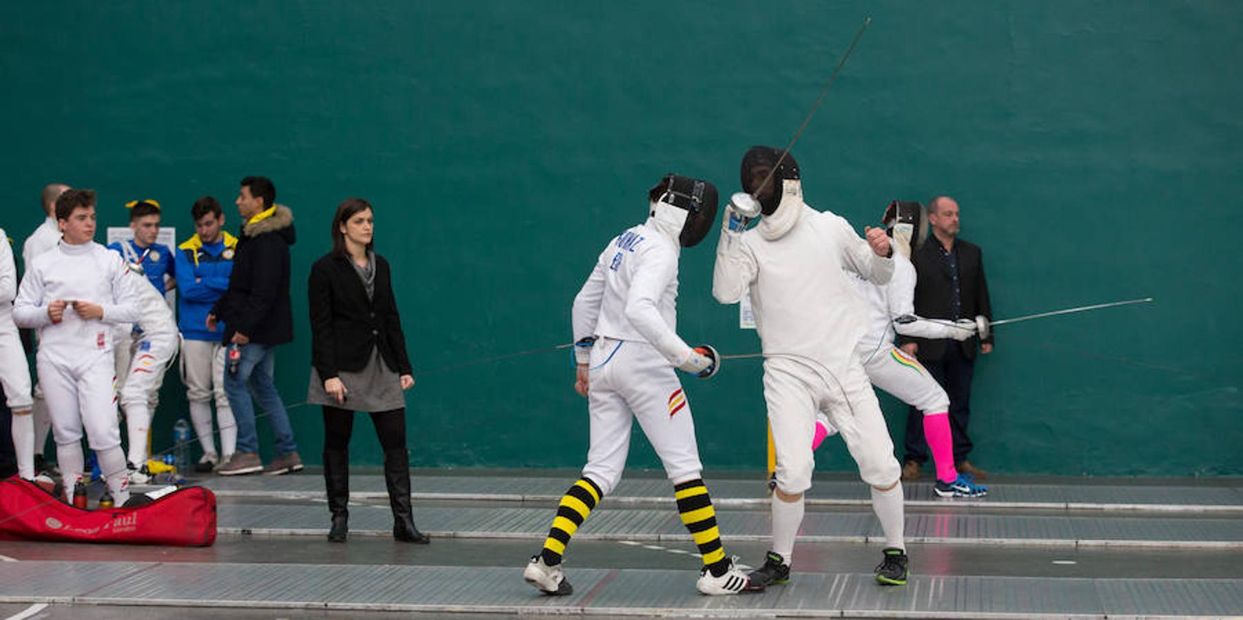 Imágenes correspondientes al Torneo Internacional Ciudad de Logroño que se celebra este fin de semana en el Polideportivo de Las Gaunas de Logroño. En categoría oro, el campeón ha sido el Burgos mientras que en la de plata, el éxito ha sido para el Olimpo de Madrid.