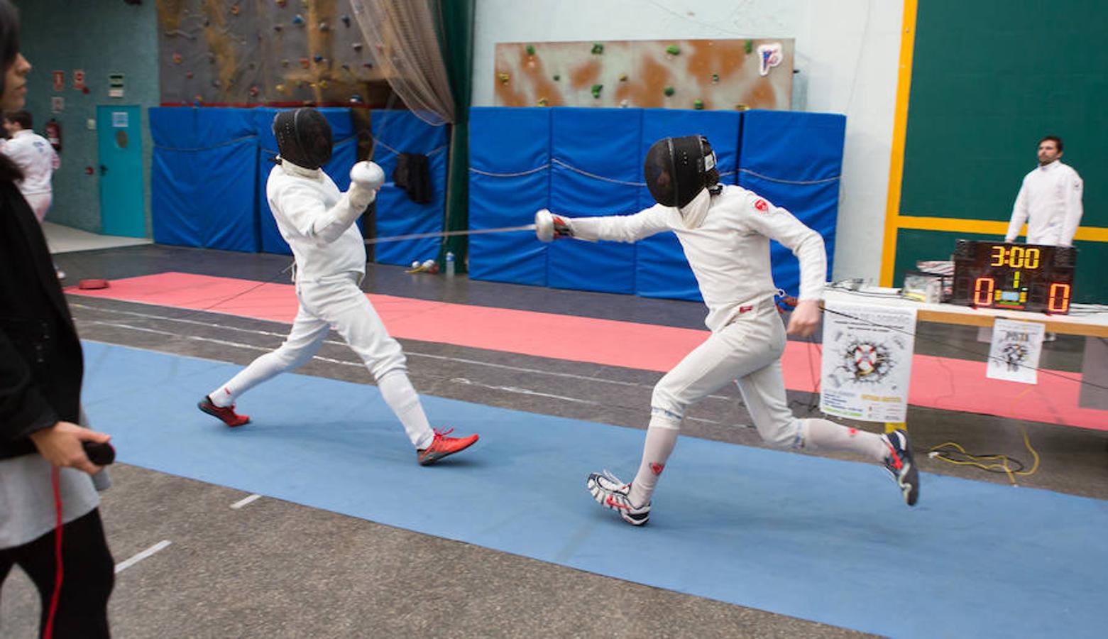 Imágenes correspondientes al Torneo Internacional Ciudad de Logroño que se celebra este fin de semana en el Polideportivo de Las Gaunas de Logroño. En categoría oro, el campeón ha sido el Burgos mientras que en la de plata, el éxito ha sido para el Olimpo de Madrid.