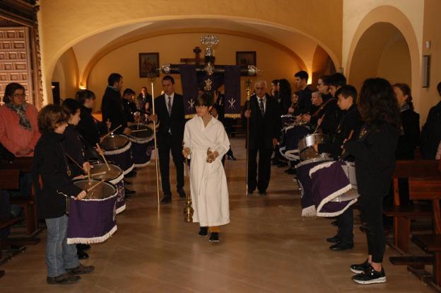 Los tambores de la cofradía y la Cruz de Caravaca de Pradejón. :: s.s.j.