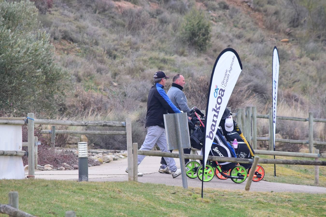 Los participantes en el primer torneo de la Liga de Golf y Vino disfrutaron de una estupenda jornada.