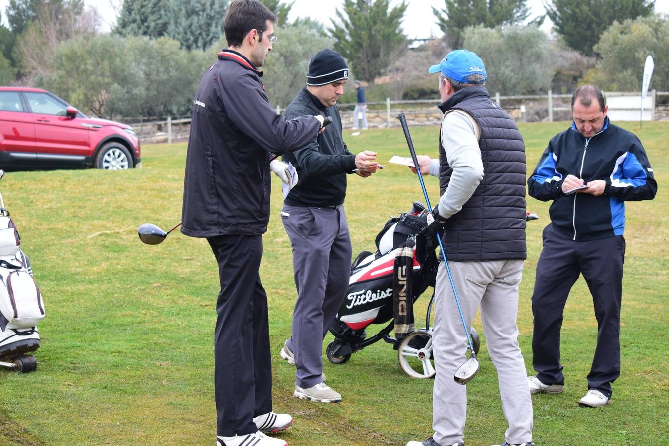 Los participantes en el primer torneo de la Liga de Golf y Vino disfrutaron de una estupenda jornada.