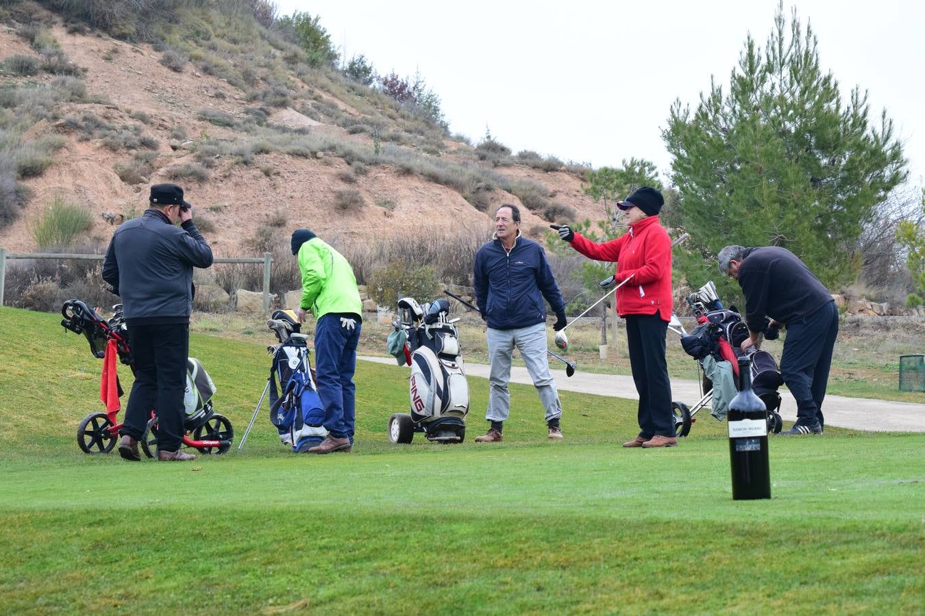 Los participantes en el primer torneo de la Liga de Golf y Vino disfrutaron de una estupenda jornada.