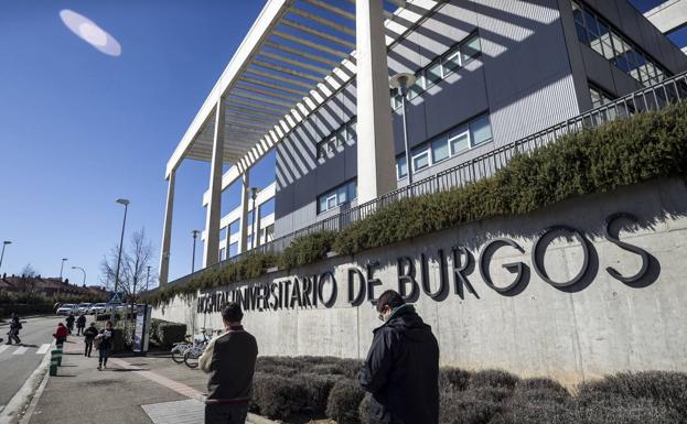 Entrada principal al complejo asistencial Hospital Universitario de Burgos (HUBU). 