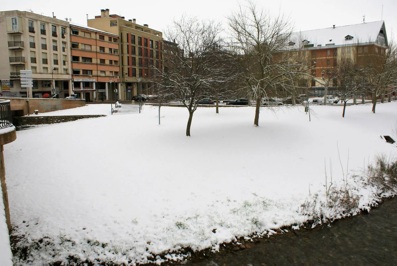 El temporal de nieve en La Rioja ha dejado preciosas estampas, como estas de Nájera