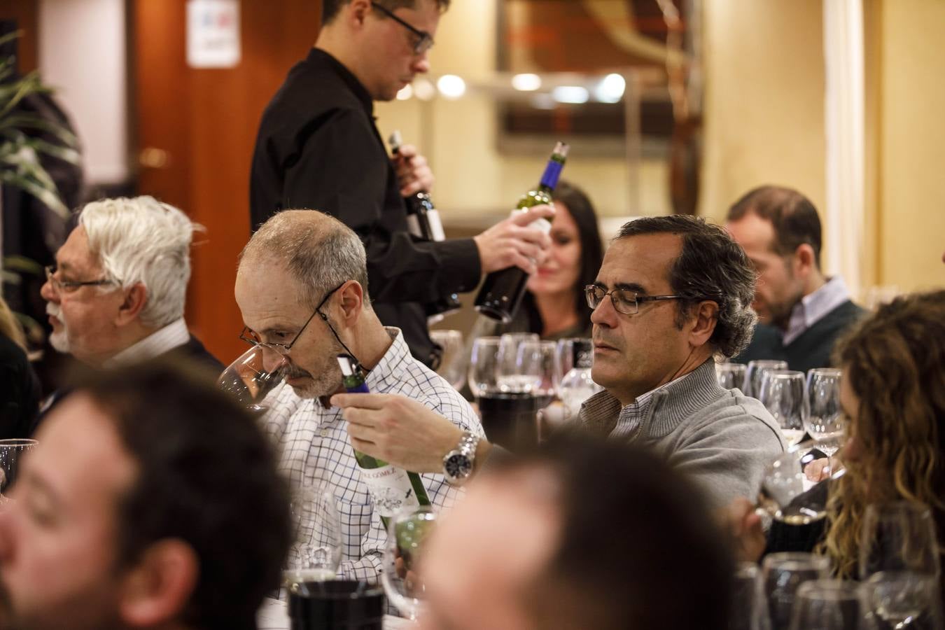 Carlos Fernández, de Bodegas Tierra, presentó sus vinos en el Club de Catas de lomejordelvinoderioja.com.