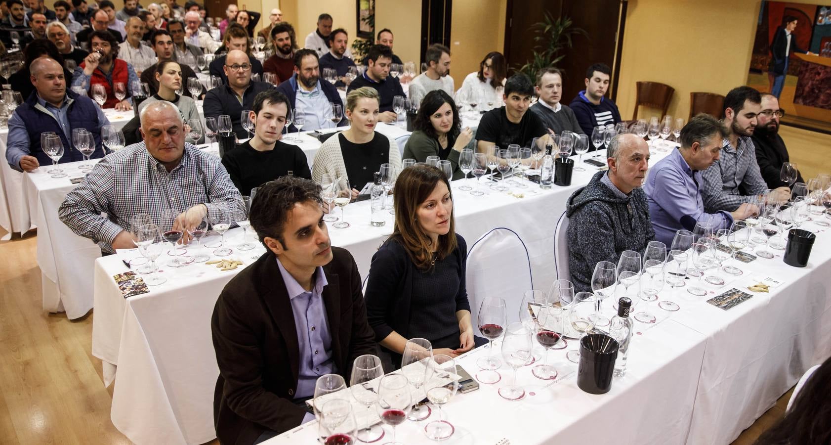 Carlos Fernández, de Bodegas Tierra, presentó sus vinos en el Club de Catas de lomejordelvinoderioja.com.