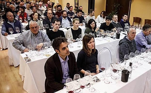 Galería. Cata con Carlos Ferández, de Bodegas Tierra