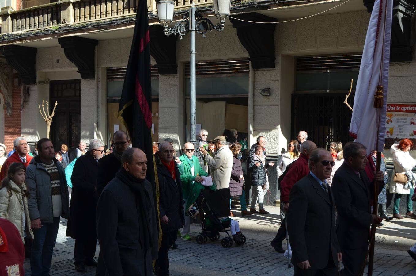 En el día grande, los santos Emeterio y Celedonio salieron a la calle en una procesión muy participativa por Calahorra