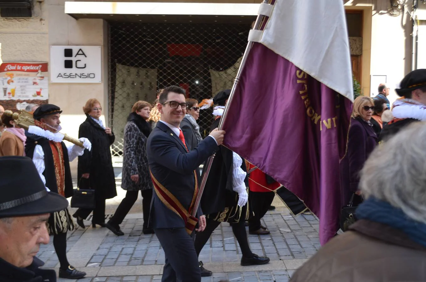 En el día grande, los santos Emeterio y Celedonio salieron a la calle en una procesión muy participativa por Calahorra