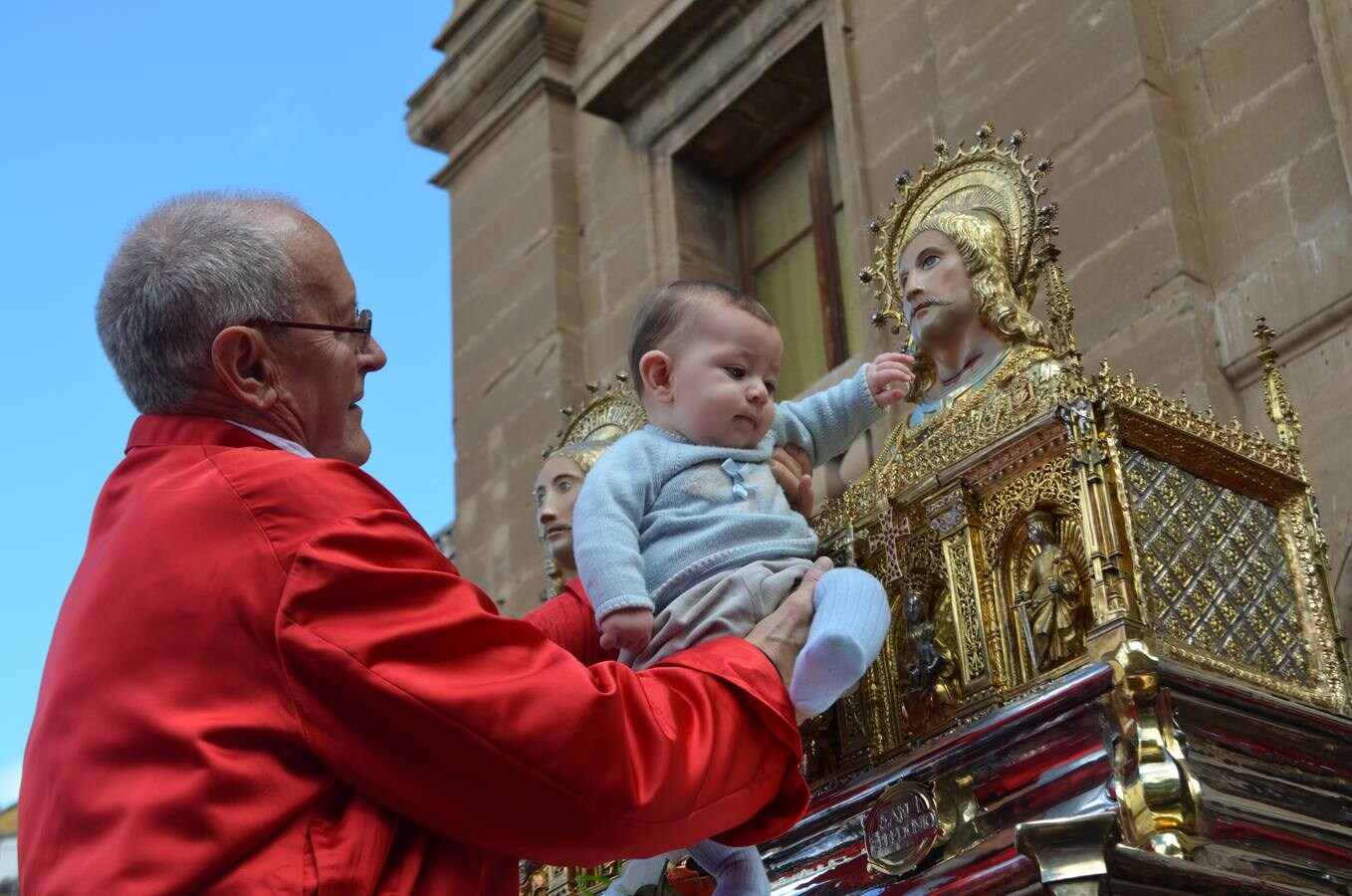 En el día grande, los santos Emeterio y Celedonio salieron a la calle en una procesión muy participativa por Calahorra