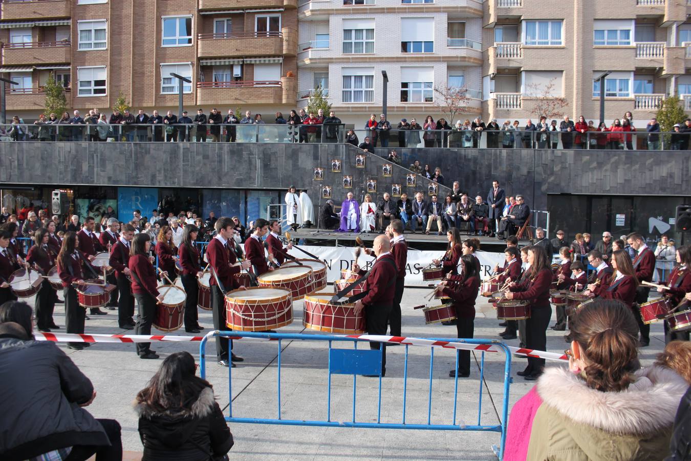 La exaltación de bandas de las cofradías anuncia la Semana Santa en Arnedo.