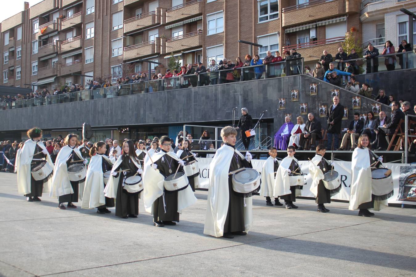 La exaltación de bandas de las cofradías anuncia la Semana Santa en Arnedo.