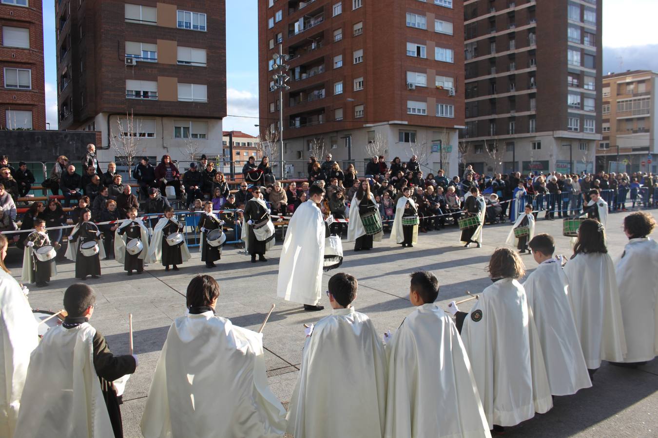 La exaltación de bandas de las cofradías anuncia la Semana Santa en Arnedo.