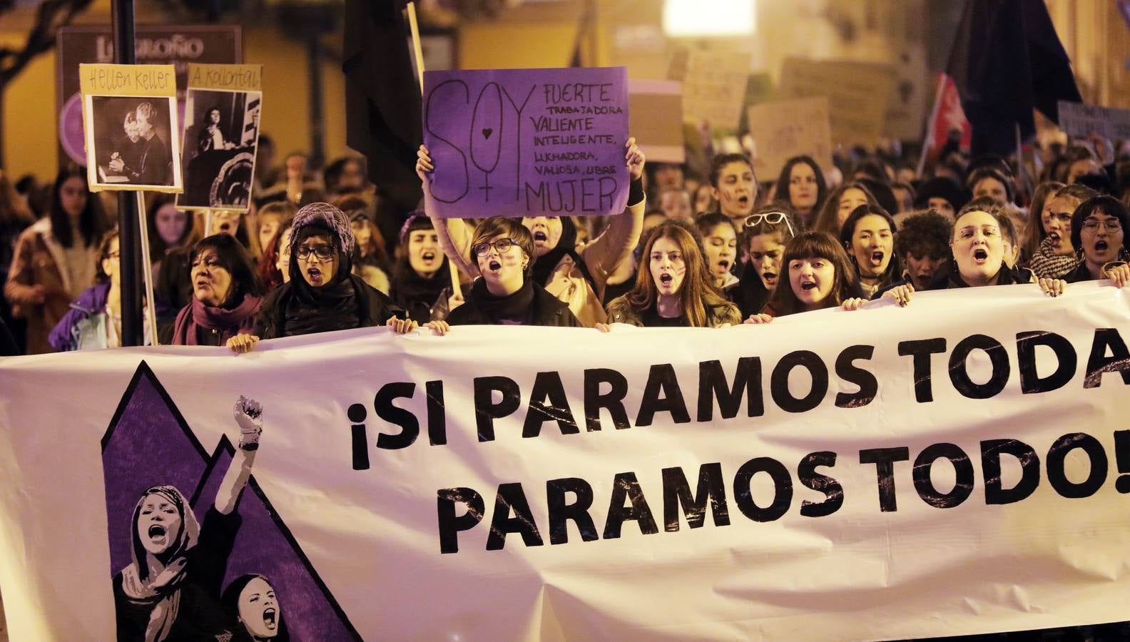 Multitudinaria ha sido la manifestación de despedida del Día Internacional de la Mujer organizada por la Coordinadora Huelga Feminista