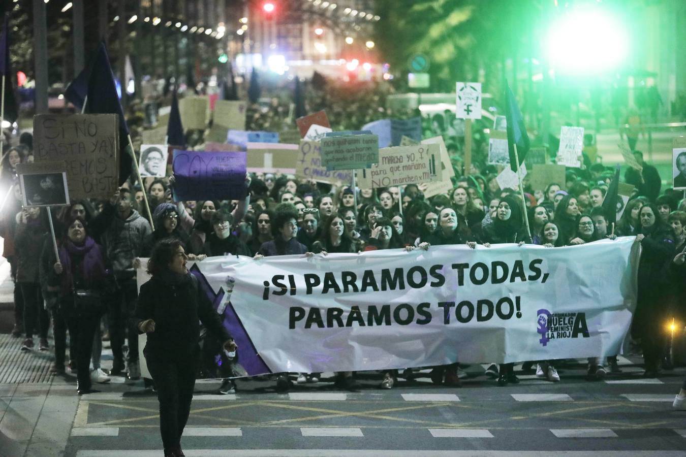 Multitudinaria ha sido la manifestación de despedida del Día Internacional de la Mujer organizada por la Coordinadora Huelga Feminista