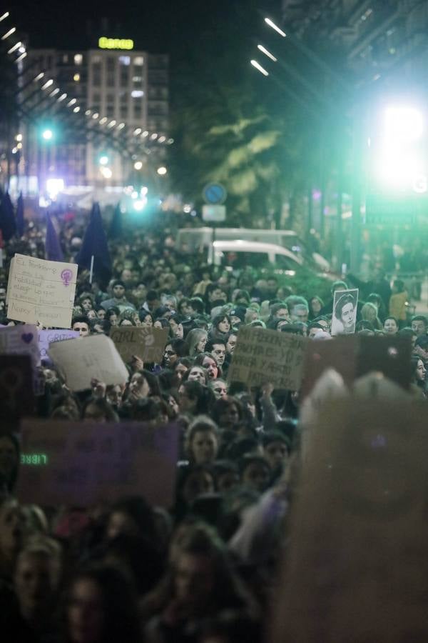 Multitudinaria ha sido la manifestación de despedida del Día Internacional de la Mujer organizada por la Coordinadora Huelga Feminista