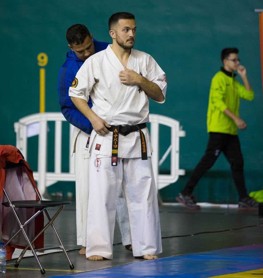 Más de 200 karatekas participaron ayer en el Campeonato de España de shinkyokushinkai.