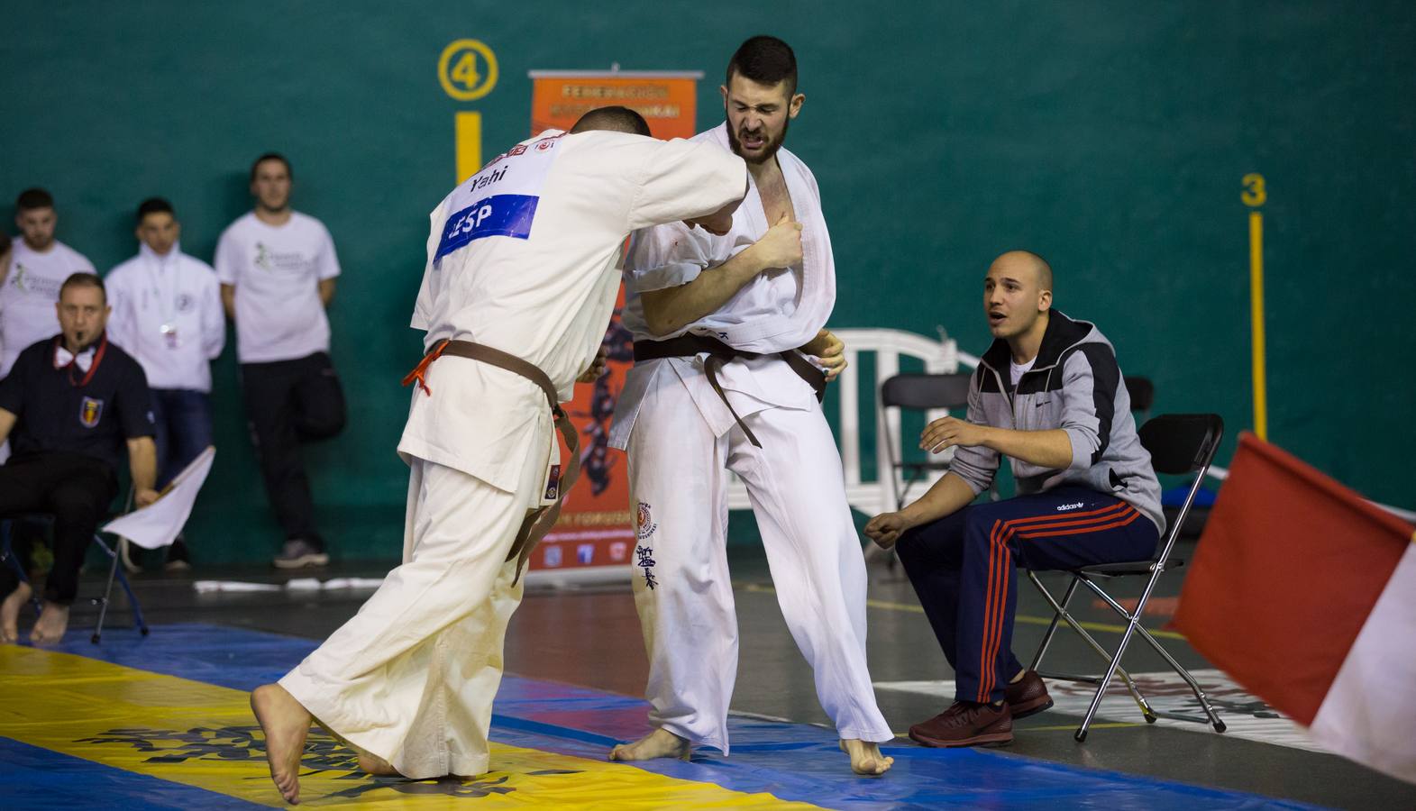 Más de 200 karatekas participaron ayer en el Campeonato de España de shinkyokushinkai.