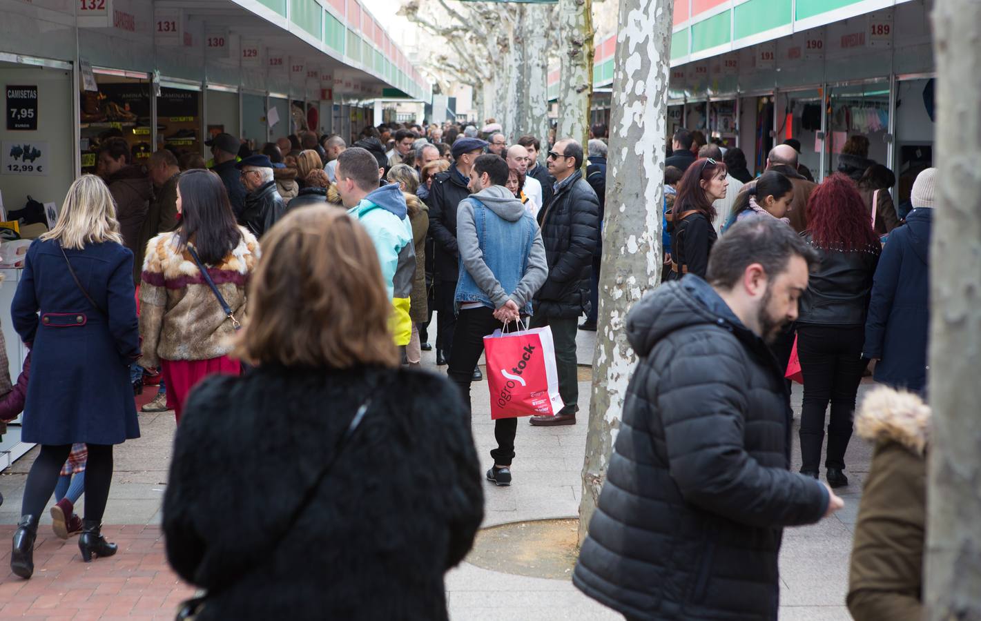 Tercera y últiima jornada de la feria, que durante todo el fin de semana se está celebrando en el Espolón logroñés.