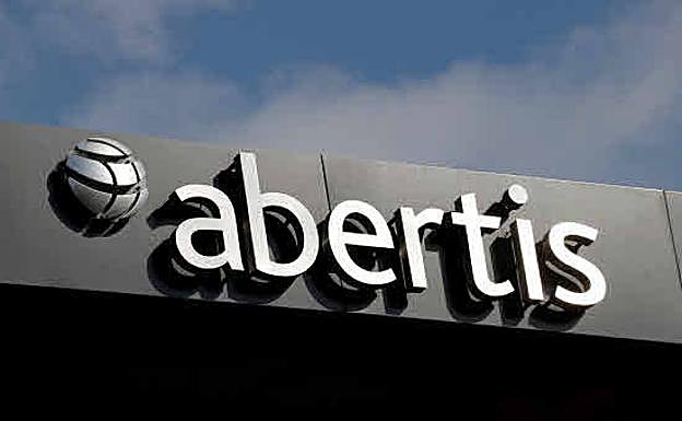 Logotipo de Abertis en la sede central de Barcelona. Archivo