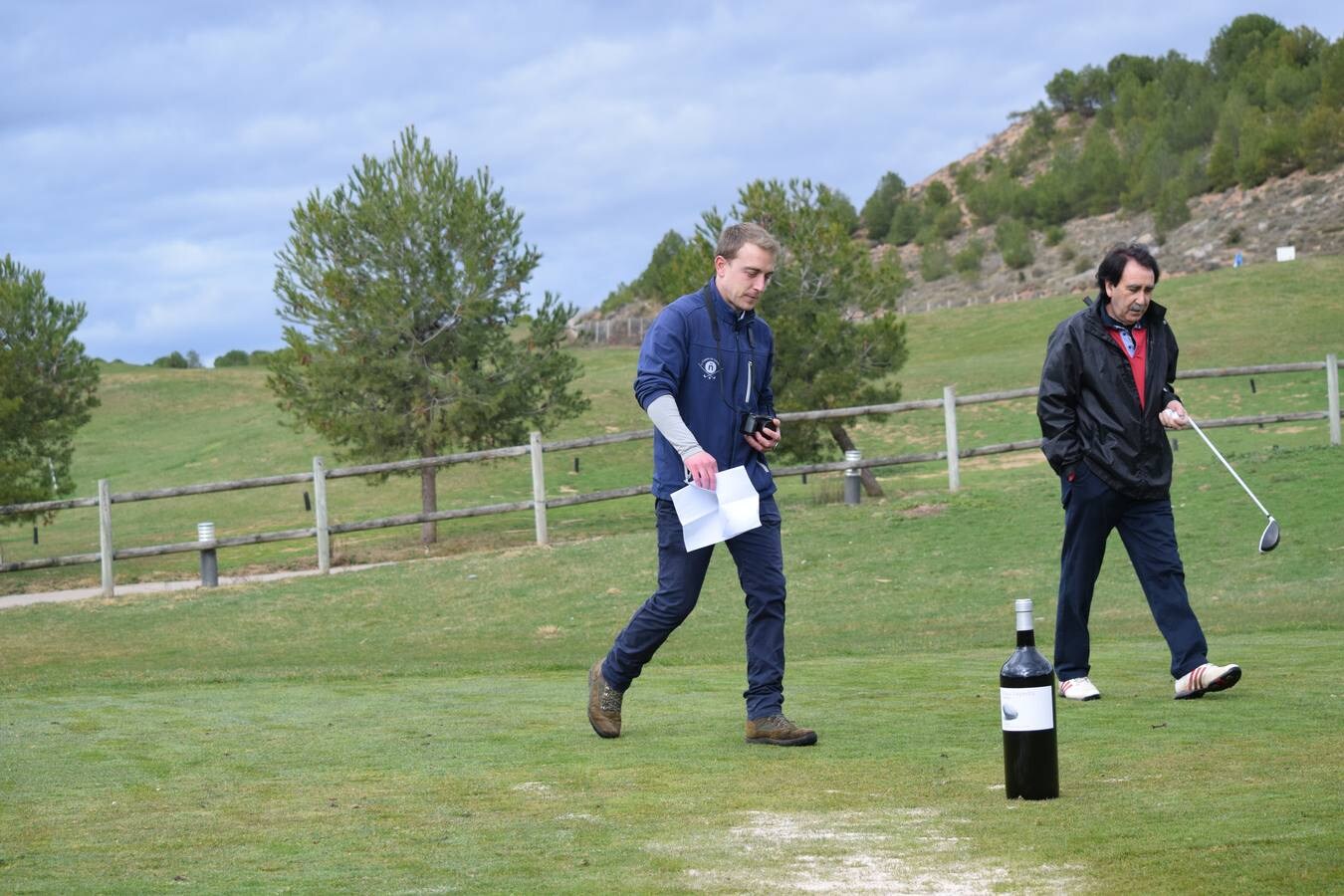 Los jugadores disfrutaron de un gran día en el egundo torneo de la Liga de Golf y Vino organizada por lomejordelvinoderioja.