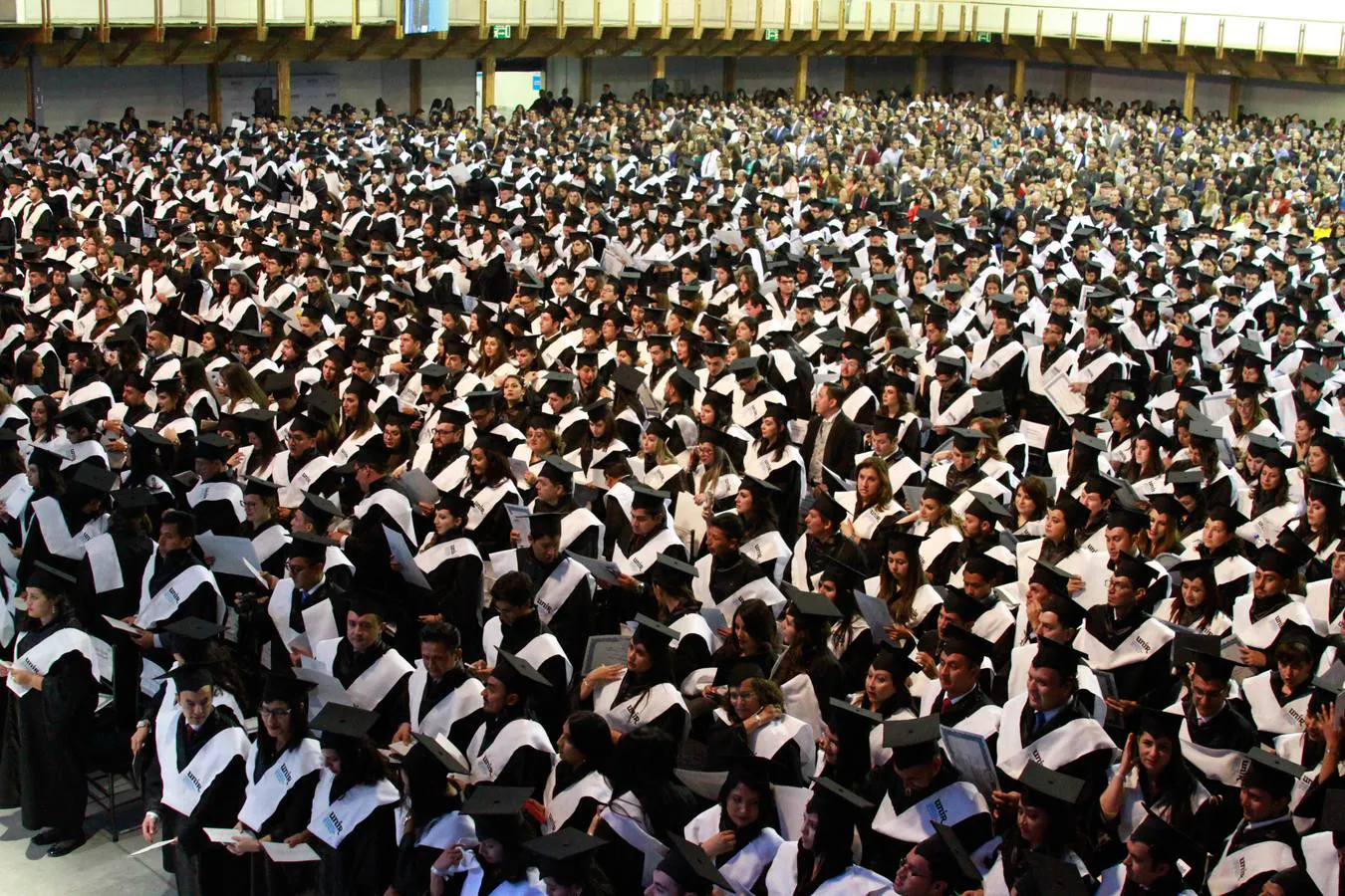 Fotos: La UNIR congrega a 4.000 personas en su primera gala de graduación en Ecuador