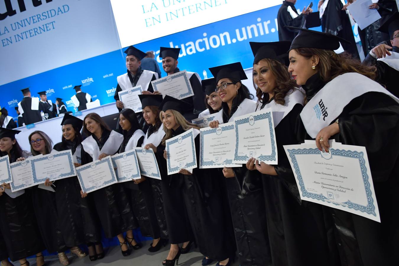 Fotos: La UNIR congrega a 4.000 personas en su primera gala de graduación en Ecuador