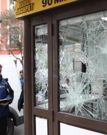 Imagen secundaria 2 - Lavapiés vuelve a la normalidad tras una batalla campal nocturna