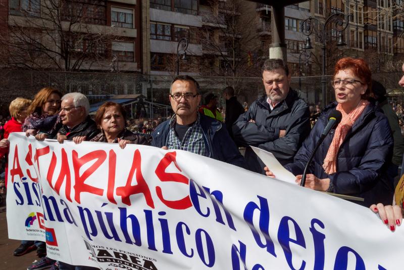 Madrid, Barcelona, Bilbao, San Sebastián, Vigo... protestan en las calles por el insuficiente alza del 0,25% y piden que estas ayudas se revaloricen en función del IPC