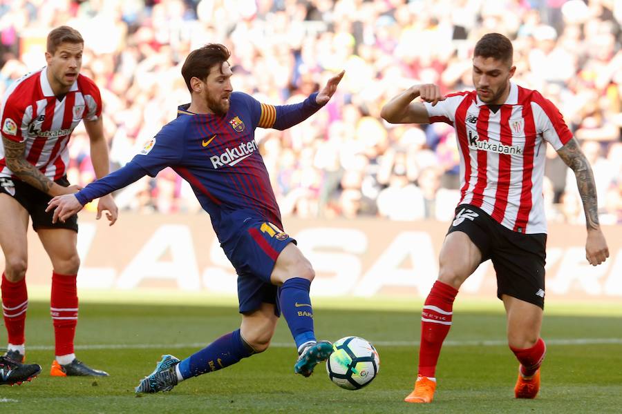 Alcácer y Messi ponen tierra de por medio ante un Athletic que persigue sombras en el Camp Nou.