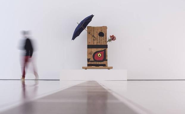 'El ojo atrae a los diamantes', una de las obras de Joan Miró expuestas en el Centro Botín de Santander.