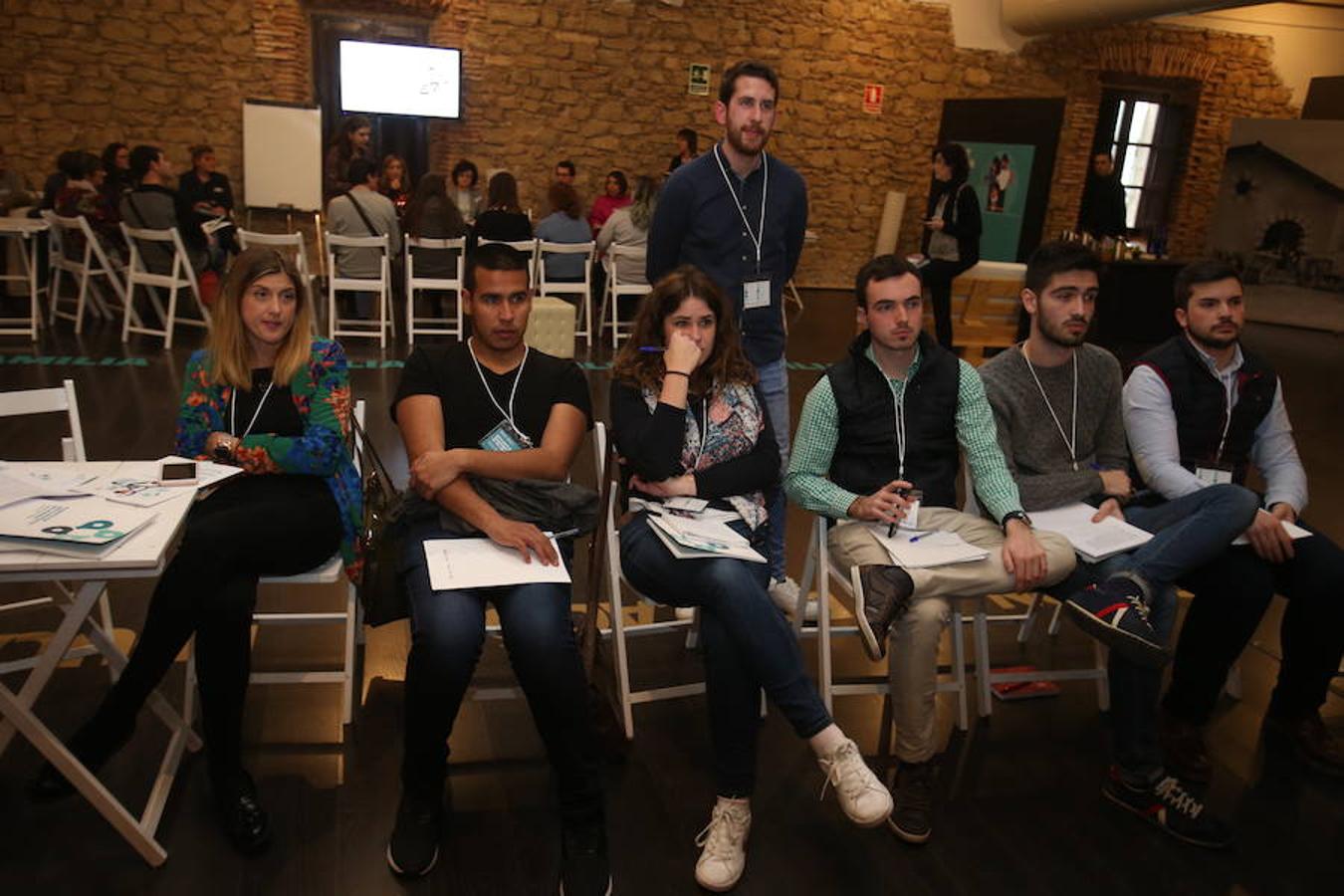 El Foro por la Emancipación ha celebrado esta tarde varios talleres dirigidos a los jóvenes como el de familia, educación, emprendimiento/empleo y vivienda