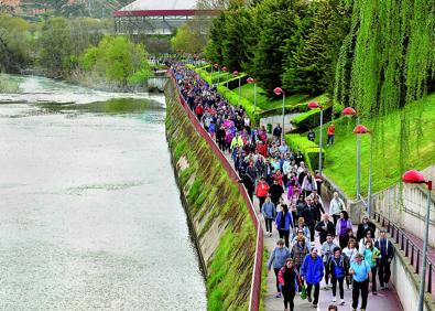 Imagen secundaria 1 - Tres momentos del paseo.