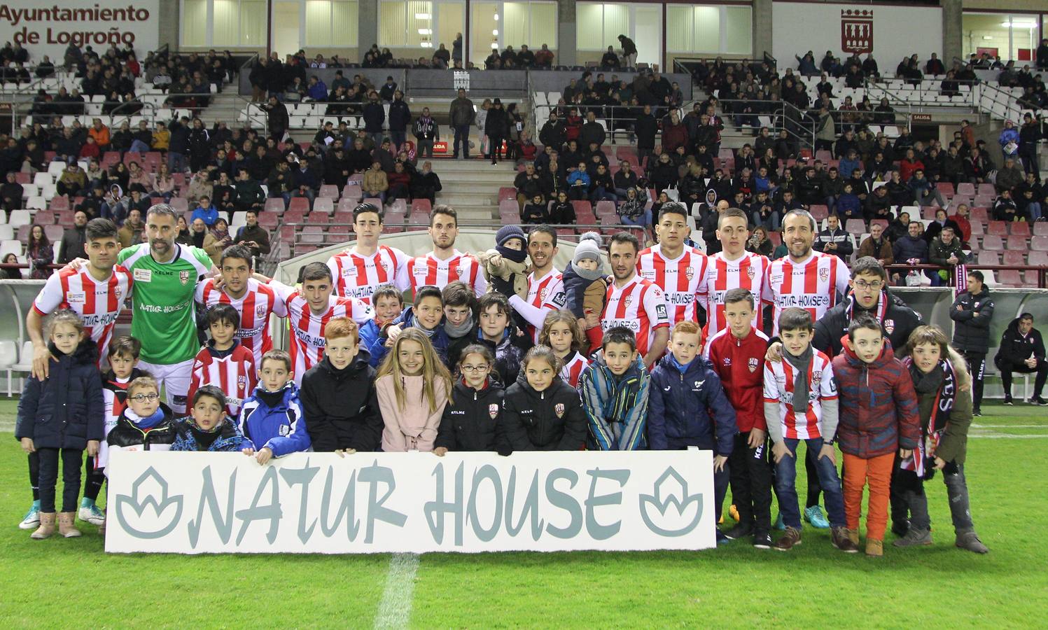 Imágenes del partido disputado en Las Gaunas, que concluyó con victoria de la UD Logroñés por 2-0.