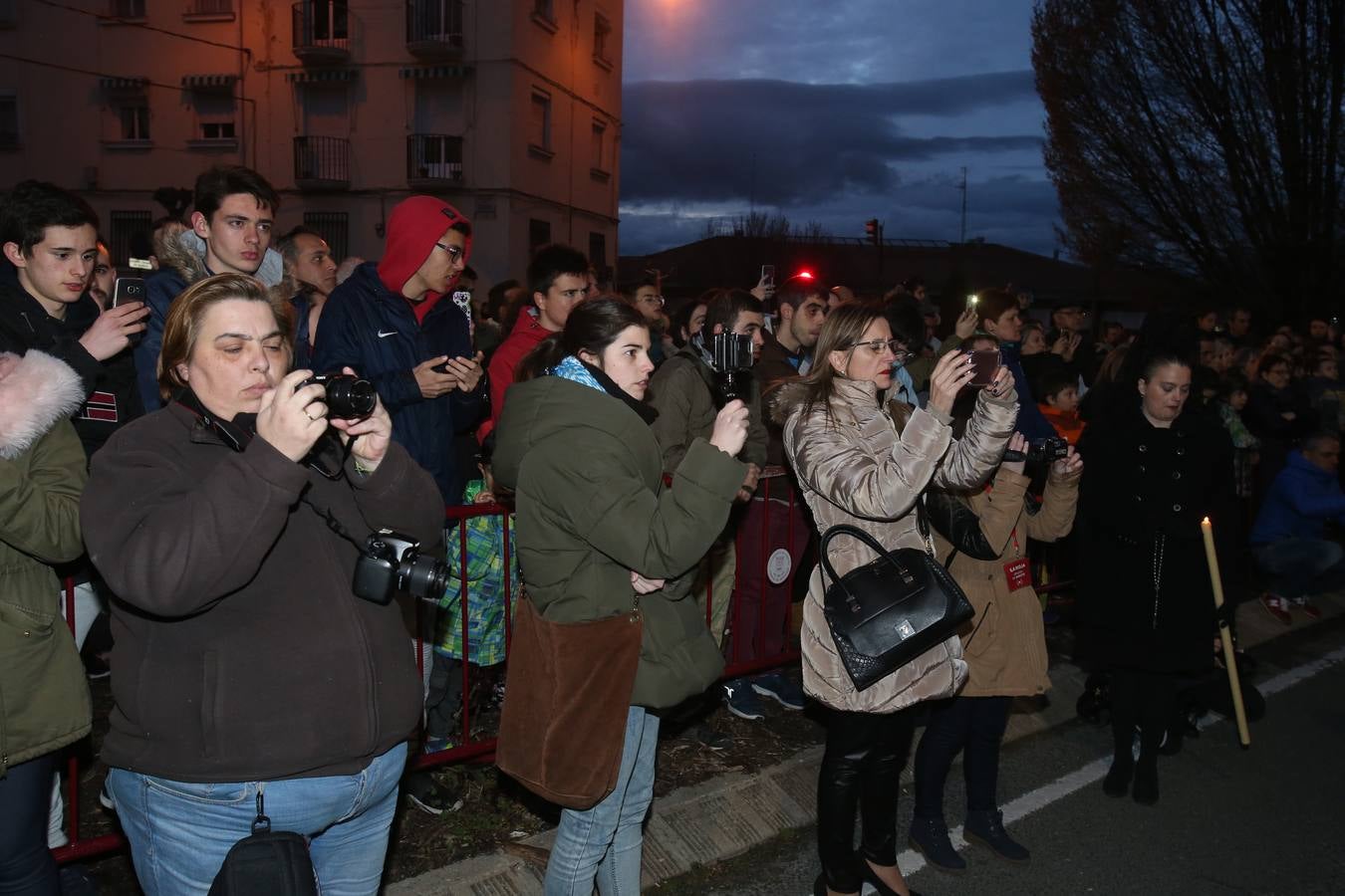 Fotos: Semana Santa: El viacrucis de Jesús Cautivo en Logroño