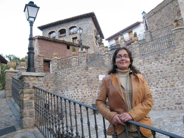 Raquel Sáenz, en las calles de Jalón en una imagen de archivo. :: m.c.